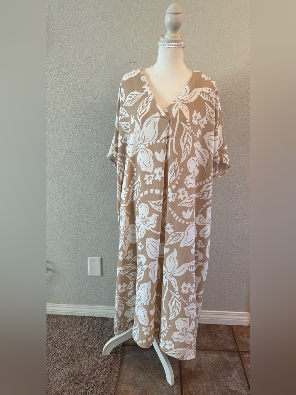 Fred David Tropical Floral Kaftan Maxi Dress Taupe White Plus Size 2X